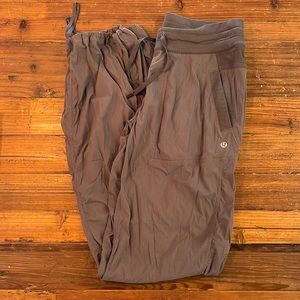 Studio Pant Jogger - Size 6.